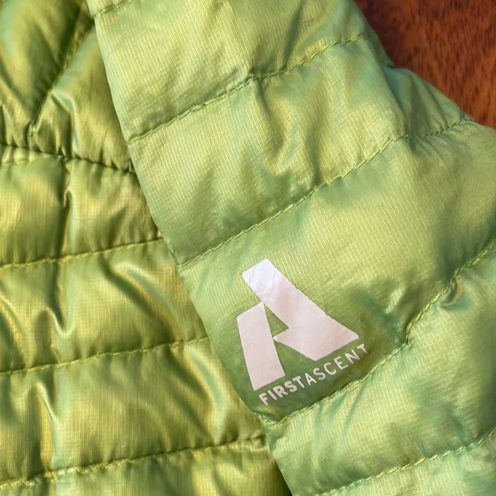 Eddie Bauer Women’s First Ascent Green - Picture 4 of 9